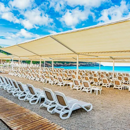Semesteranläggning (resort) Oz Sui